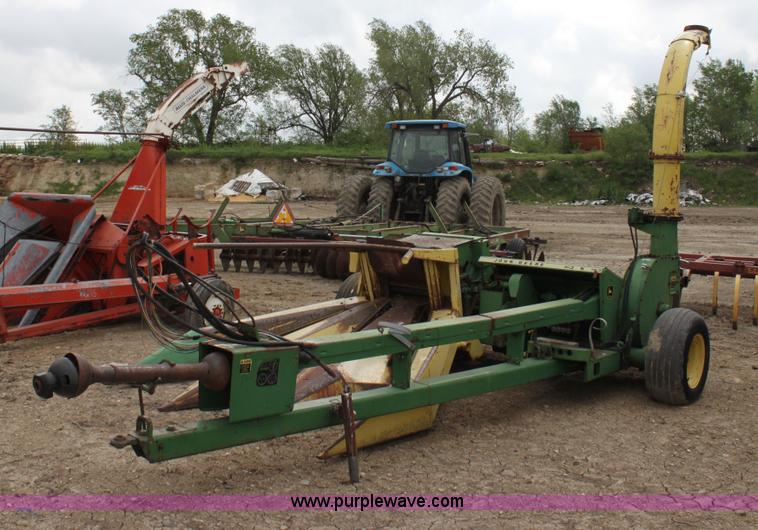 image for item AE9232 John Deere 3960 silage cutter