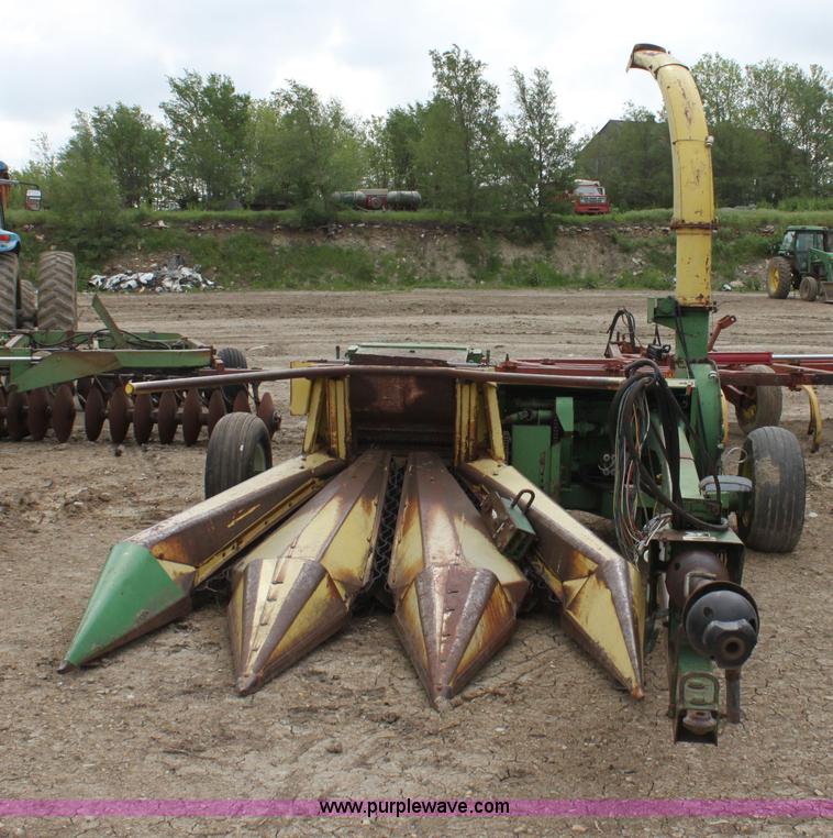 image for item AE9232 John Deere 3960 silage cutter