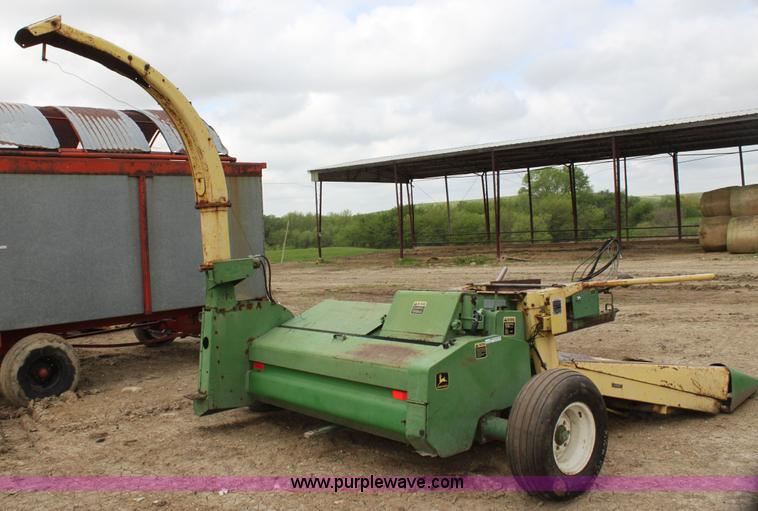 image for item AE9232 John Deere 3960 silage cutter