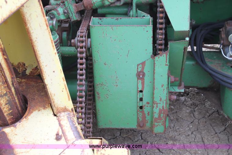 image for item AE9232 John Deere 3960 silage cutter