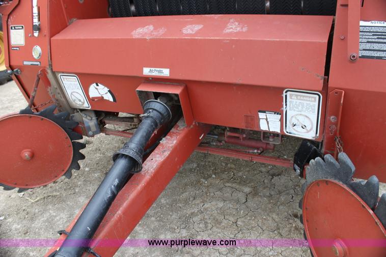 image for item AE9233 Hesston 560 round baler