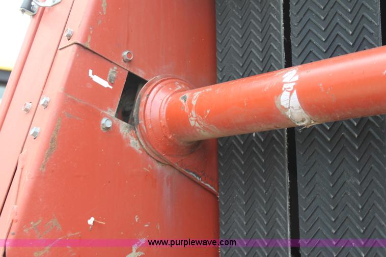 image for item AE9233 Hesston 560 round baler