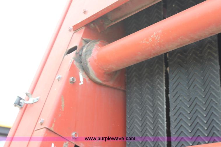 image for item AE9233 Hesston 560 round baler