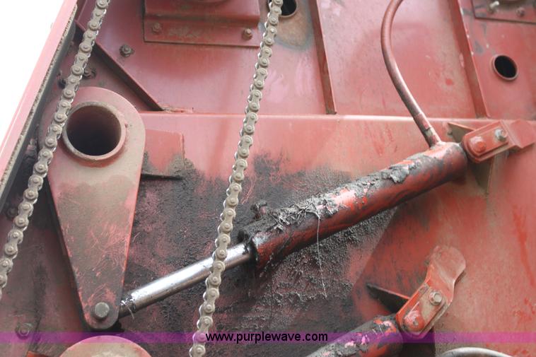 image for item AE9233 Hesston 560 round baler