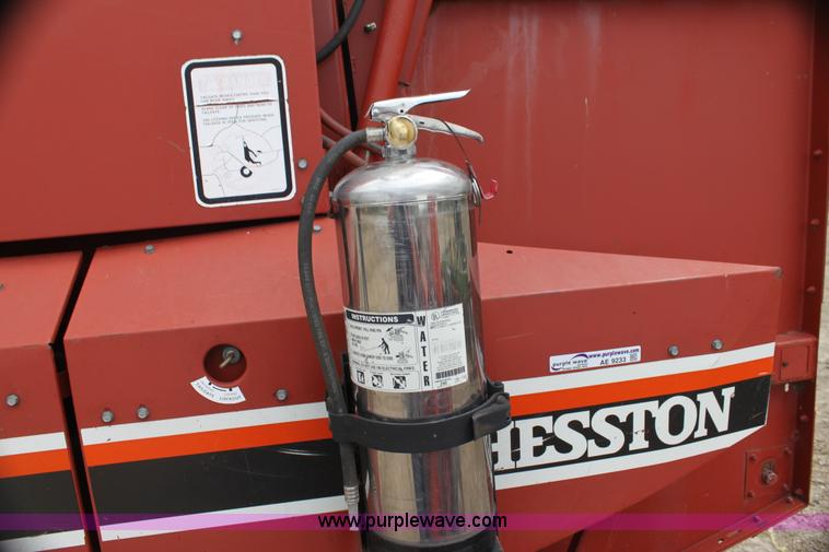 image for item AE9233 Hesston 560 round baler