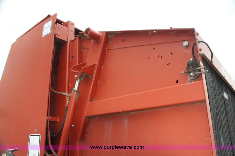 image for item AE9233 Hesston 560 round baler