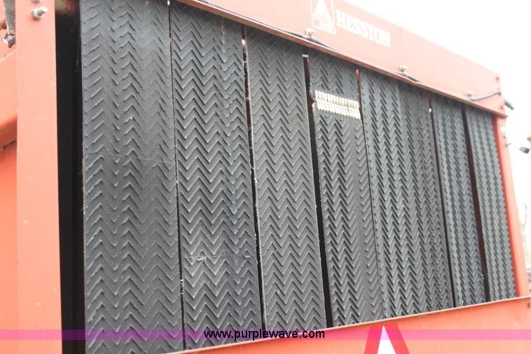 image for item AE9233 Hesston 560 round baler