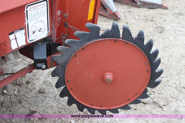 image for item AE9233 Hesston 560 round baler
