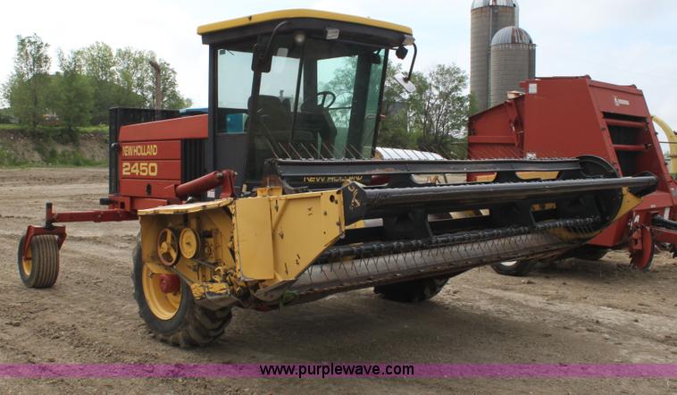 image for item AE9234 1997 New Holland 2450 self-propelled swather