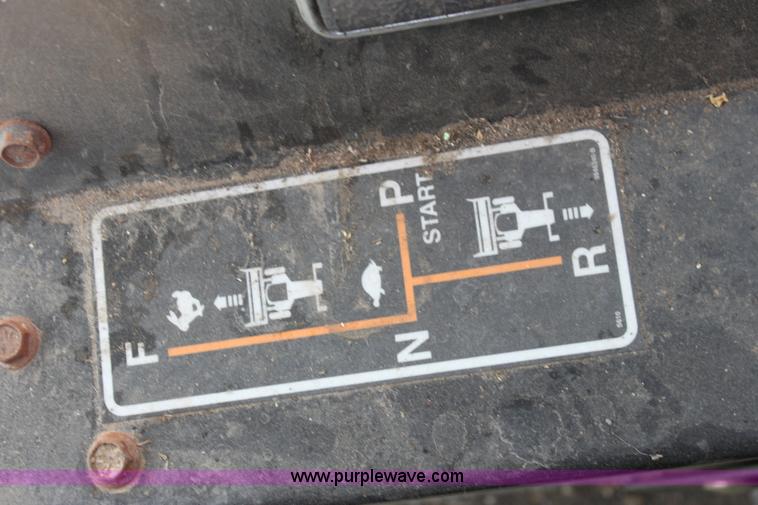 image for item AE9234 1997 New Holland 2450 self-propelled swather