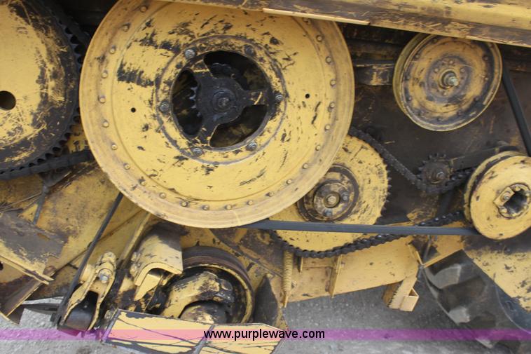 image for item AE9234 1997 New Holland 2450 self-propelled swather