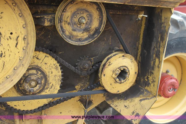 image for item AE9234 1997 New Holland 2450 self-propelled swather