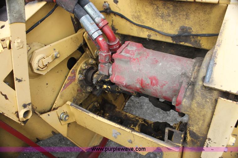 image for item AE9234 1997 New Holland 2450 self-propelled swather