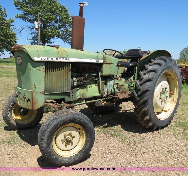 image for item B4771 1966 John Deere 2020 tractor