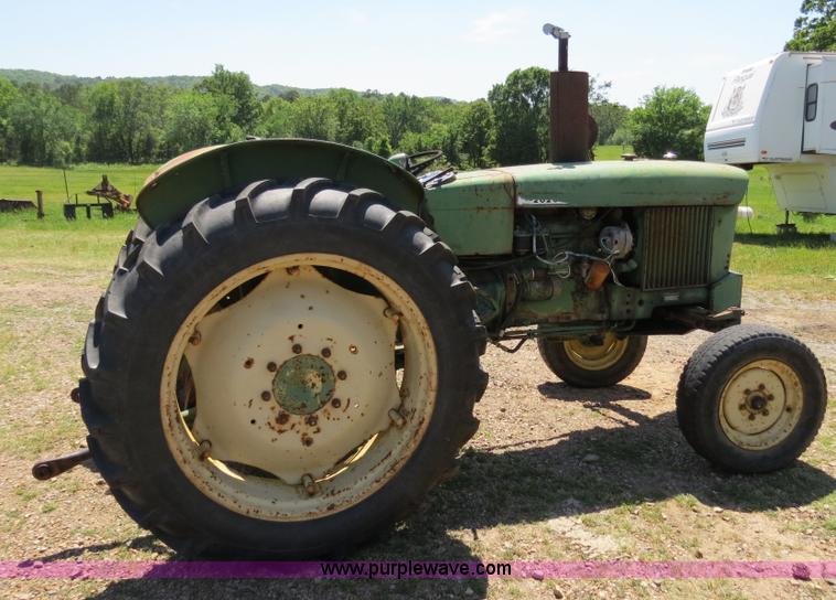 image for item B4771 1966 John Deere 2020 tractor