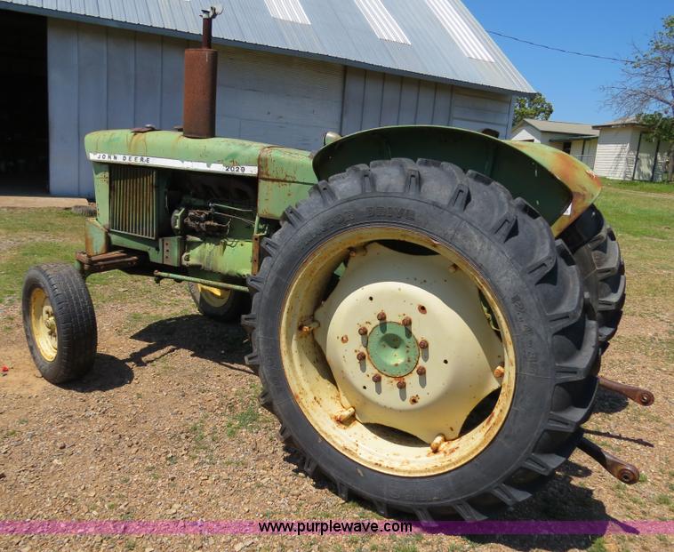 image for item B4771 1966 John Deere 2020 tractor