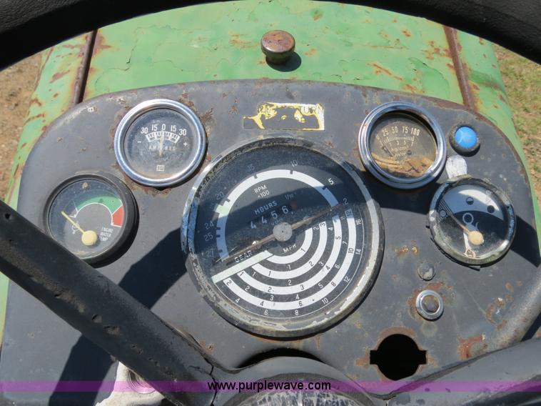 image for item B4771 1966 John Deere 2020 tractor