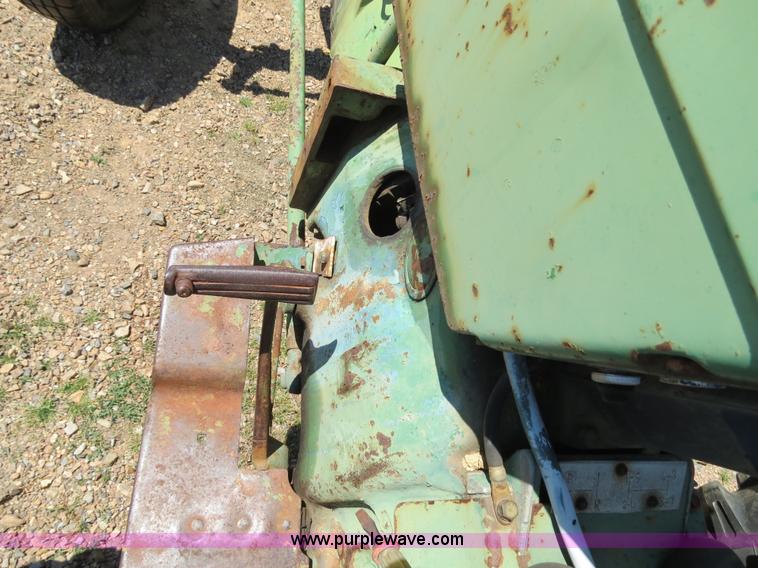 image for item B4771 1966 John Deere 2020 tractor