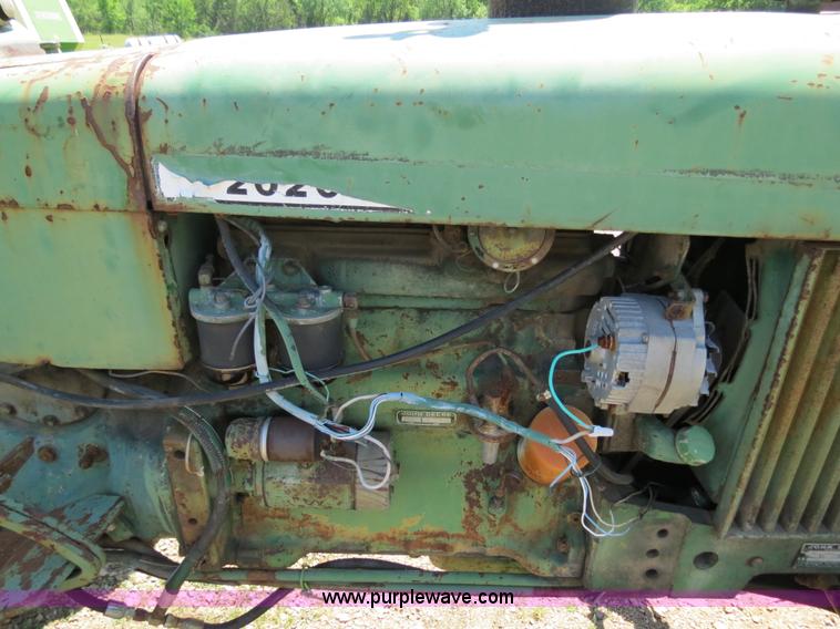 image for item B4771 1966 John Deere 2020 tractor