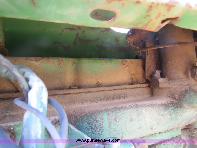 image for item B4771 1966 John Deere 2020 tractor