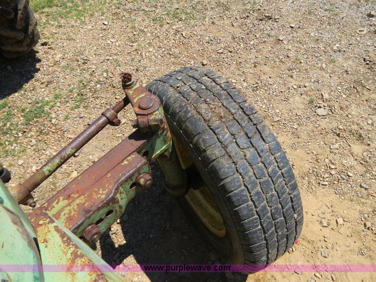 image for item B4771 1966 John Deere 2020 tractor