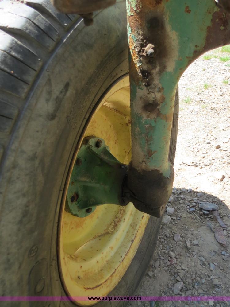 image for item B4771 1966 John Deere 2020 tractor