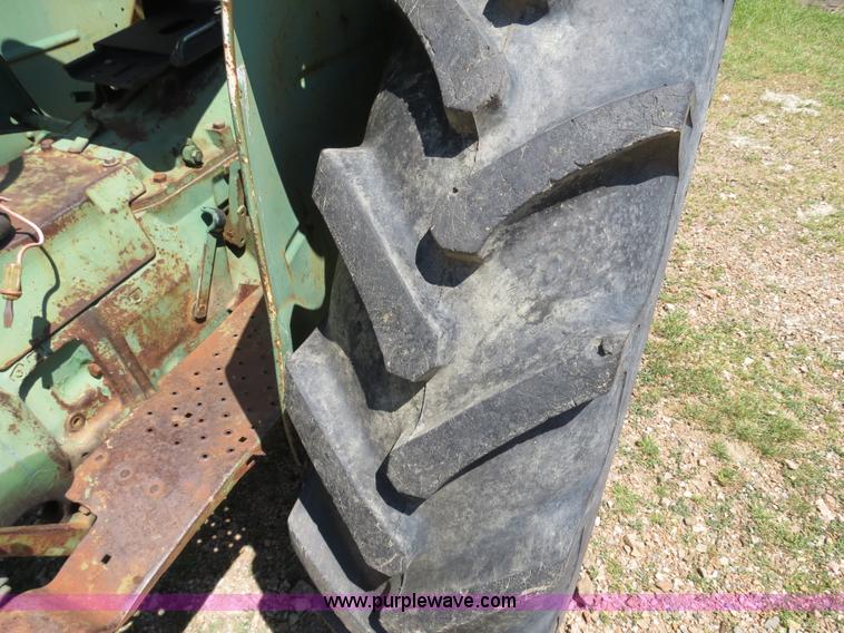 image for item B4771 1966 John Deere 2020 tractor