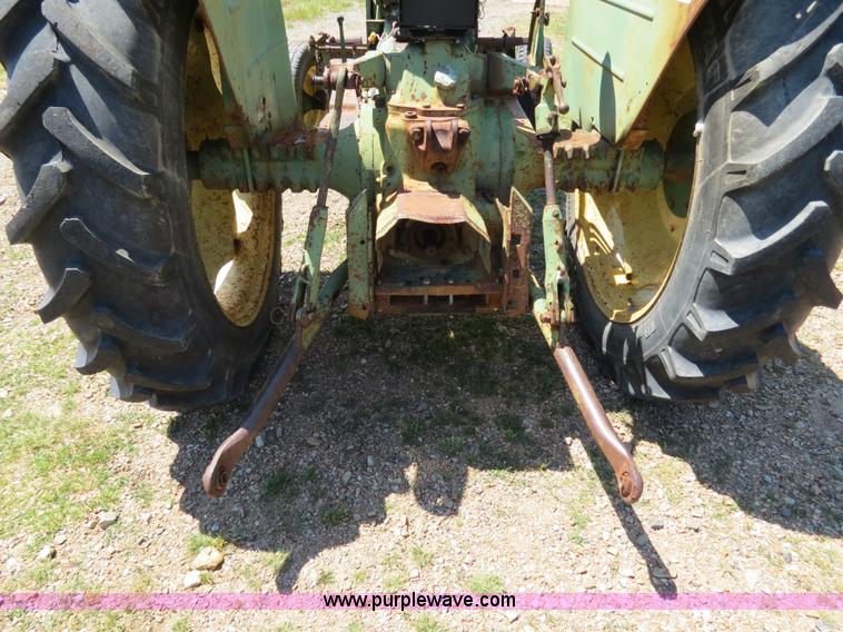 image for item B4771 1966 John Deere 2020 tractor