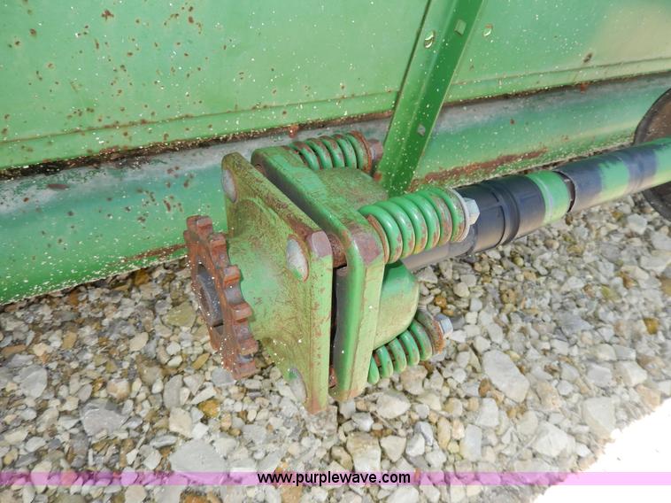 image for item D8096 John Deere 922 platform header