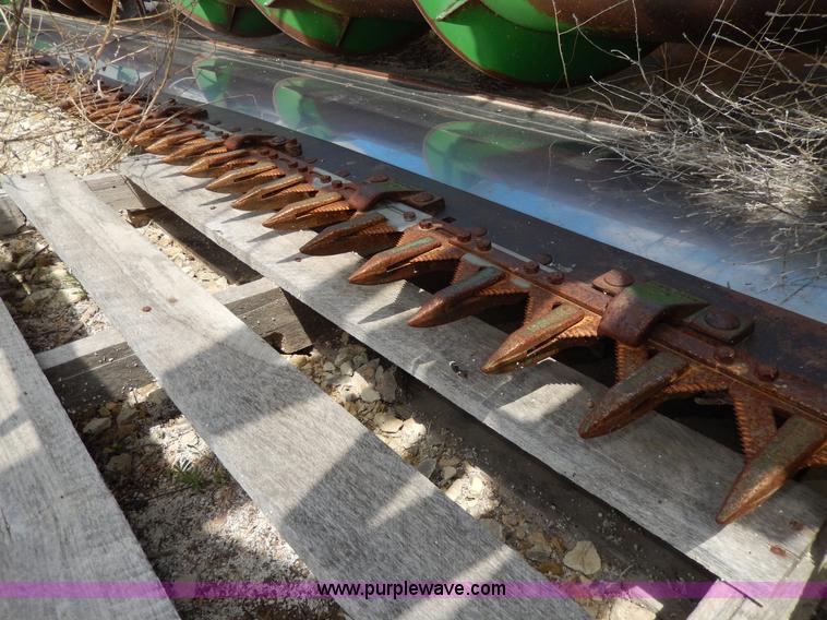 image for item D8096 John Deere 922 platform header