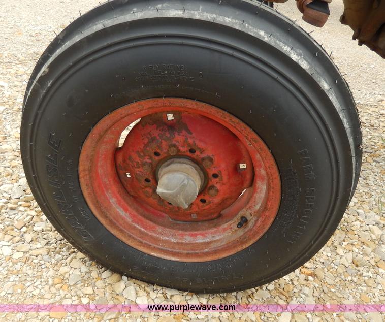 image for item D8098 Massey-Ferguson 180 tractor