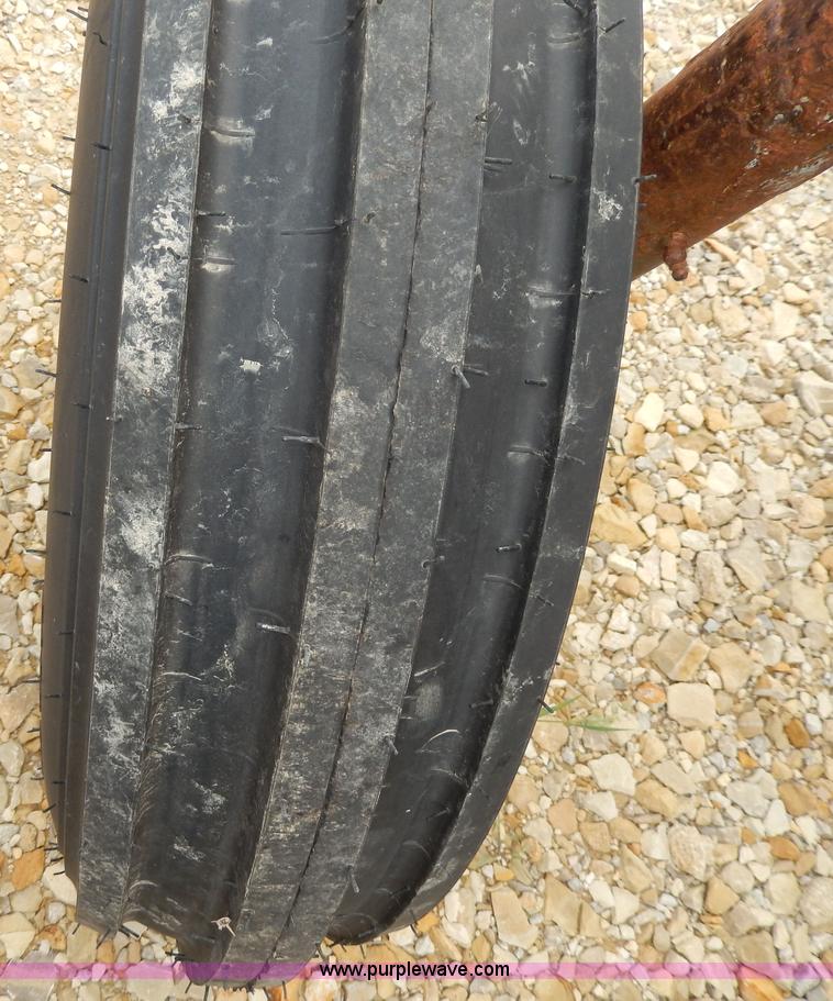 image for item D8098 Massey-Ferguson 180 tractor