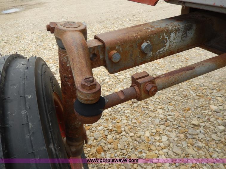 image for item D8098 Massey-Ferguson 180 tractor