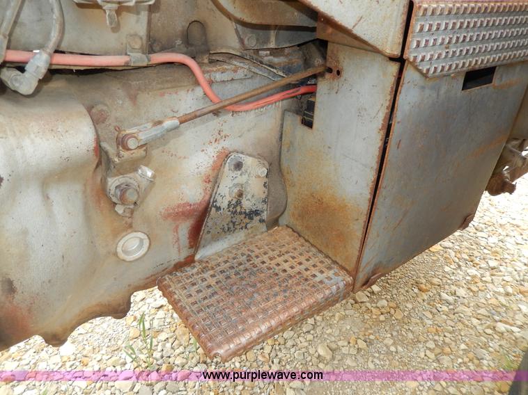 image for item D8098 Massey-Ferguson 180 tractor