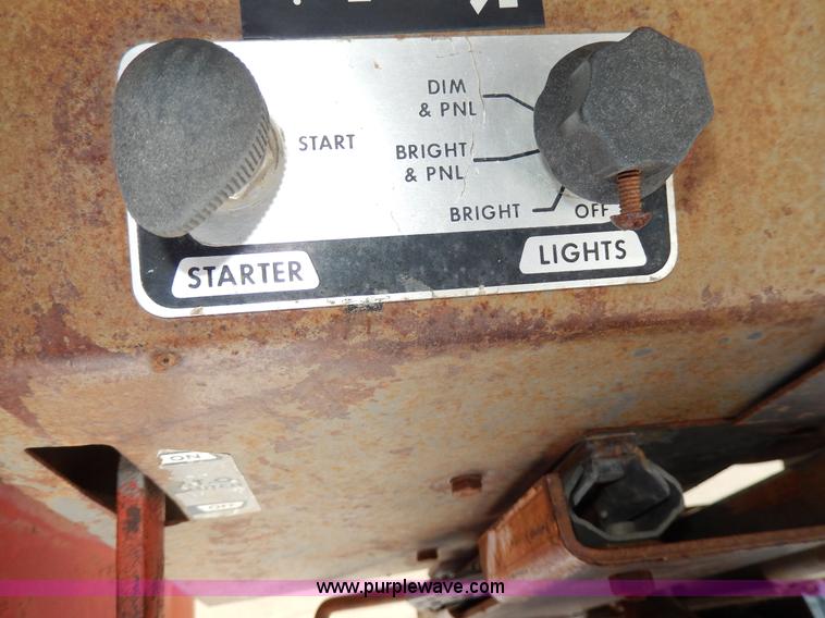 image for item D8098 Massey-Ferguson 180 tractor