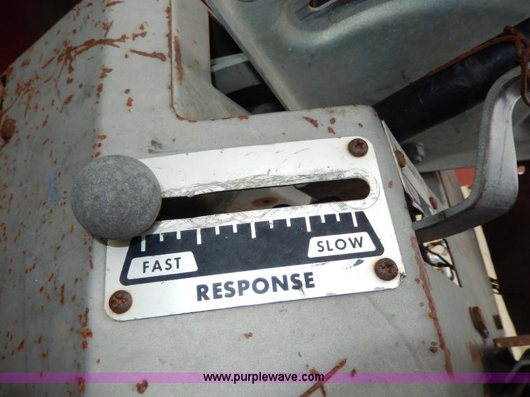 image for item D8098 Massey-Ferguson 180 tractor