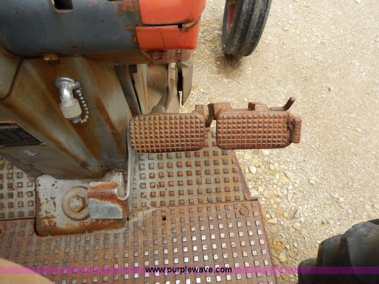 image for item D8098 Massey-Ferguson 180 tractor