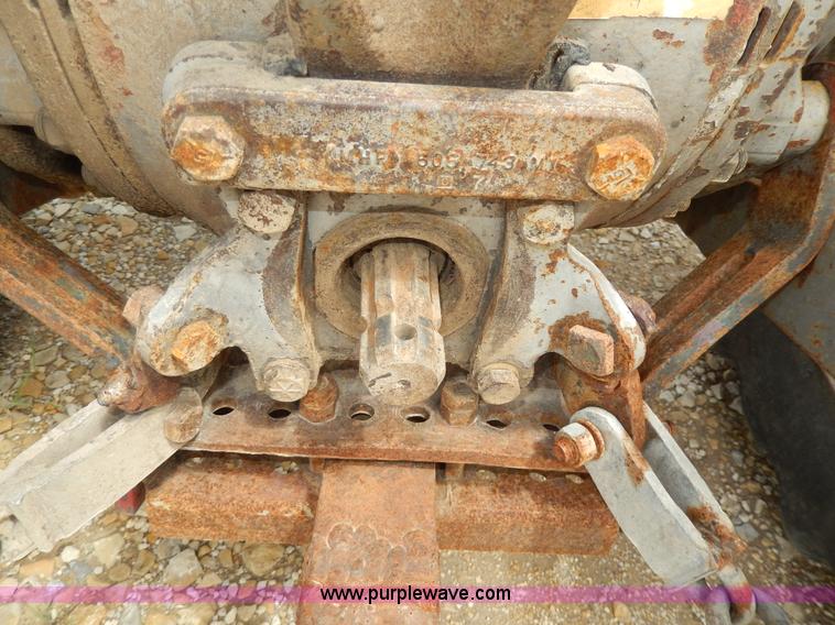 image for item D8098 Massey-Ferguson 180 tractor