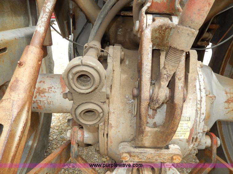 image for item D8098 Massey-Ferguson 180 tractor