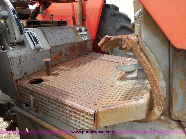 image for item D8098 Massey-Ferguson 180 tractor