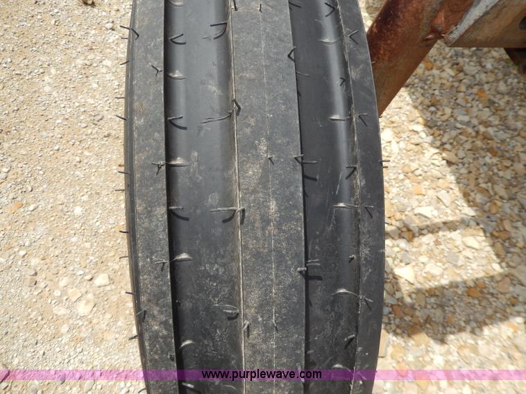 image for item D8098 Massey-Ferguson 180 tractor