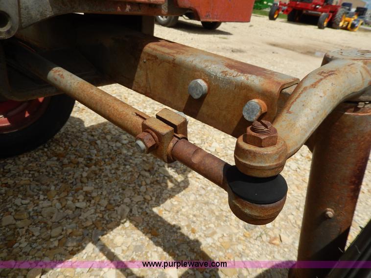 image for item D8098 Massey-Ferguson 180 tractor