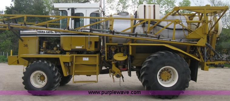 image for item D8298 1995 Ag-Chem TerraGator 1844 sprayer