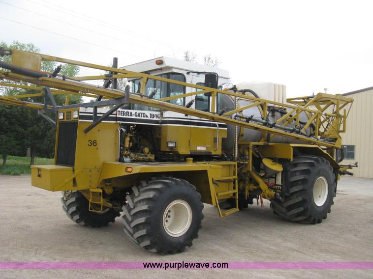 image for item D8298 1995 Ag-Chem TerraGator 1844 sprayer