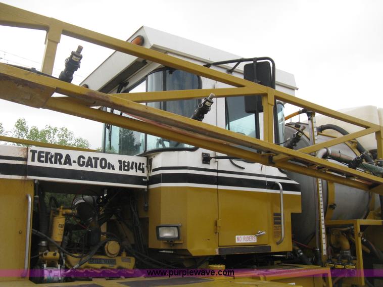 image for item D8298 1995 Ag-Chem TerraGator 1844 sprayer