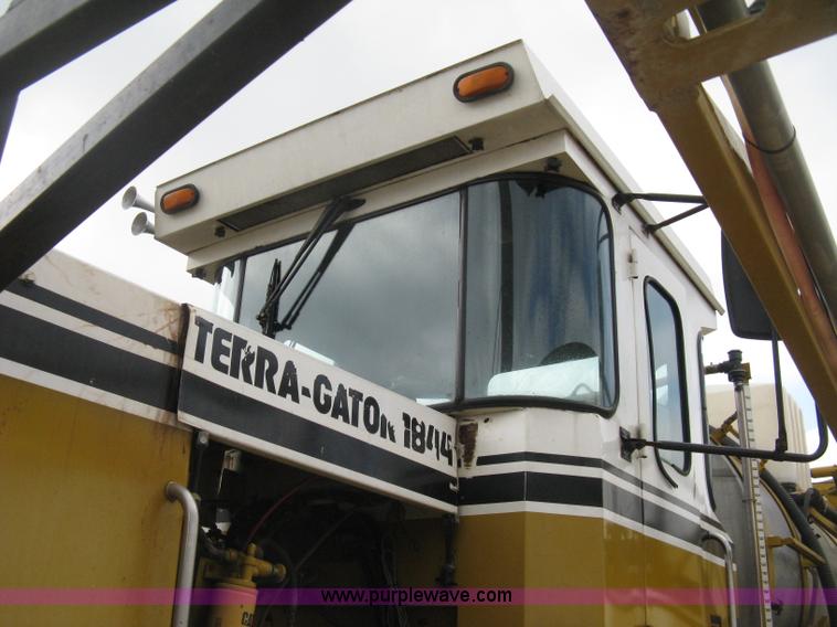 image for item D8298 1995 Ag-Chem TerraGator 1844 sprayer