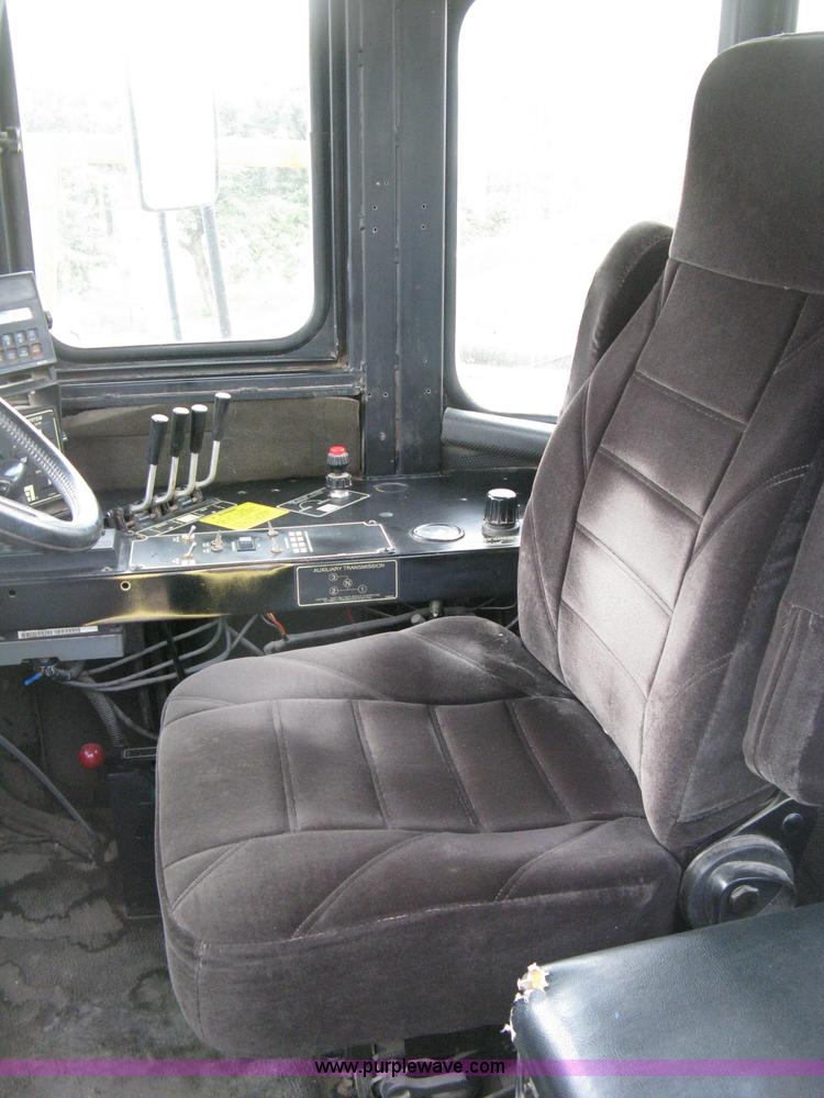 image for item D8298 1995 Ag-Chem TerraGator 1844 sprayer