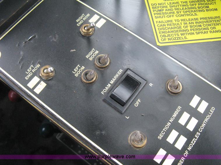 image for item D8298 1995 Ag-Chem TerraGator 1844 sprayer