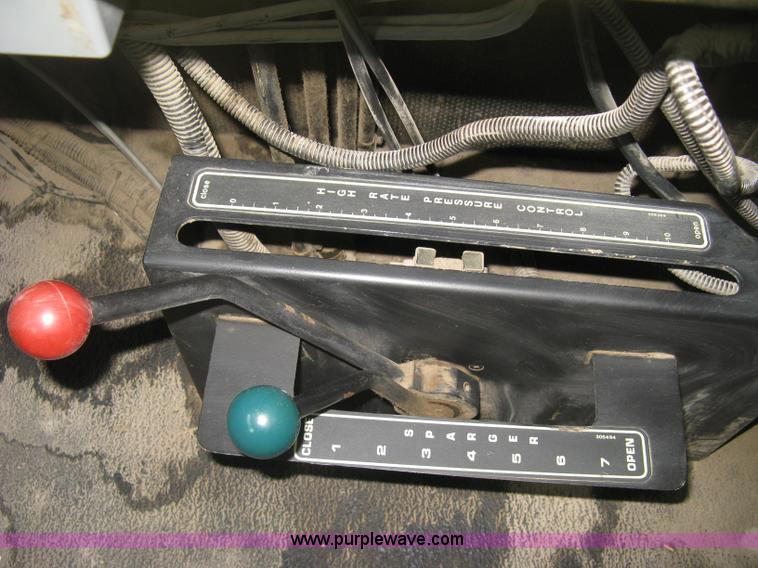 image for item D8298 1995 Ag-Chem TerraGator 1844 sprayer