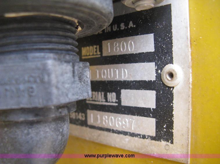 image for item D8298 1995 Ag-Chem TerraGator 1844 sprayer